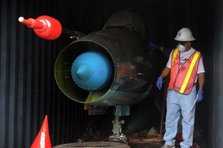 Panamá retira los aviones de combate MIG-21 ocultos en el barco norcoreano